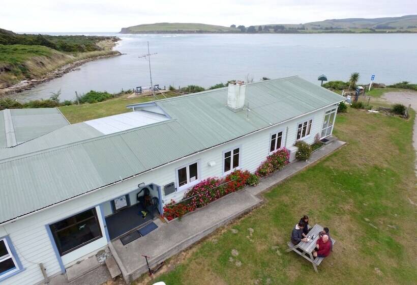 Surat Bay Lodge By The Sea/backpackers Hostel