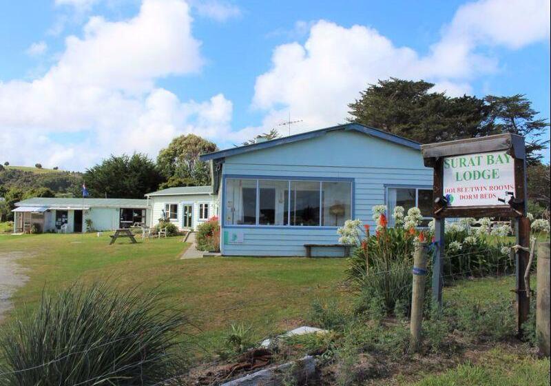 Surat Bay Lodge By The Sea/backpackers Hostel