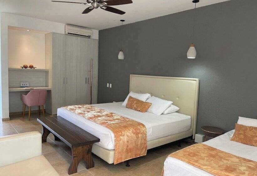 هتل Lake House Resort