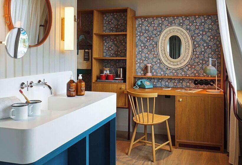 25hours Hotel Paper Island