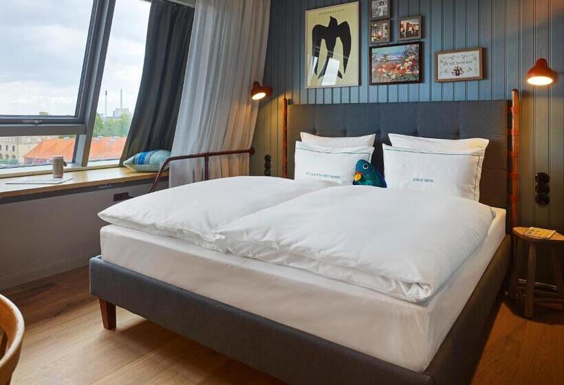 25hours Hotel Paper Island