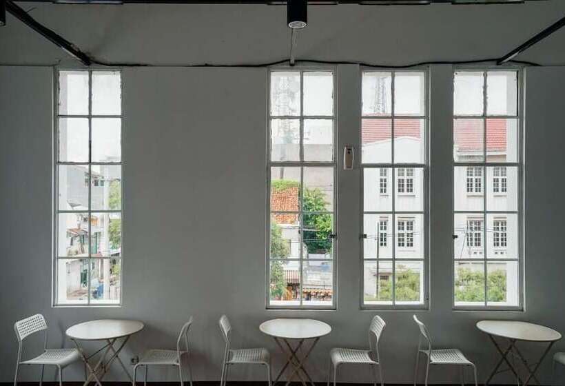 هتل Bobopod Kota Tua Jakarta