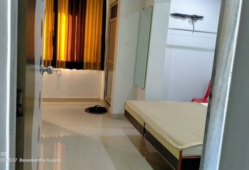 Отель Golden & Guest House