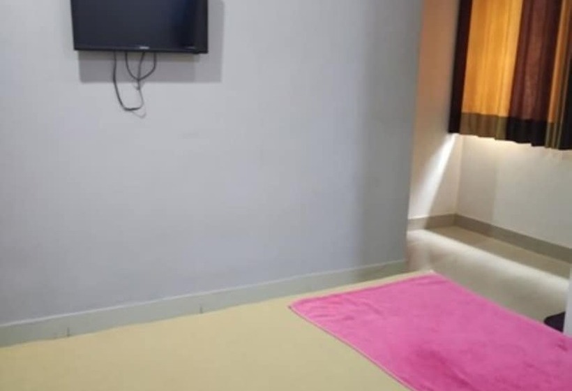 Отель Golden & Guest House