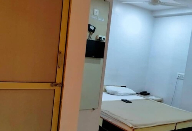 Отель Golden & Guest House