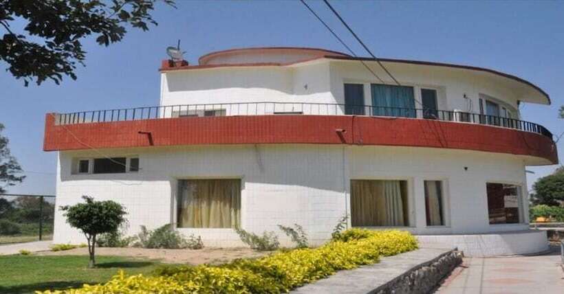 فندق Jungle Babbler Tourist Resort