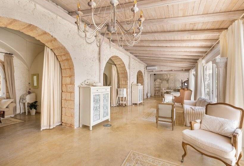 Отель 3376 Masseria Cucuruzza   Superior Dora