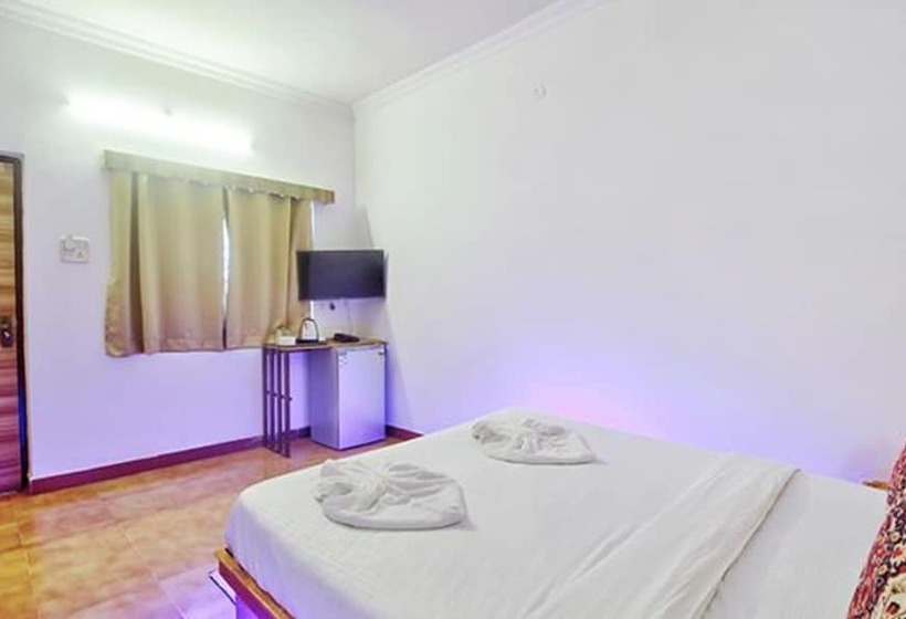 Fabhotel Pleasure Inn