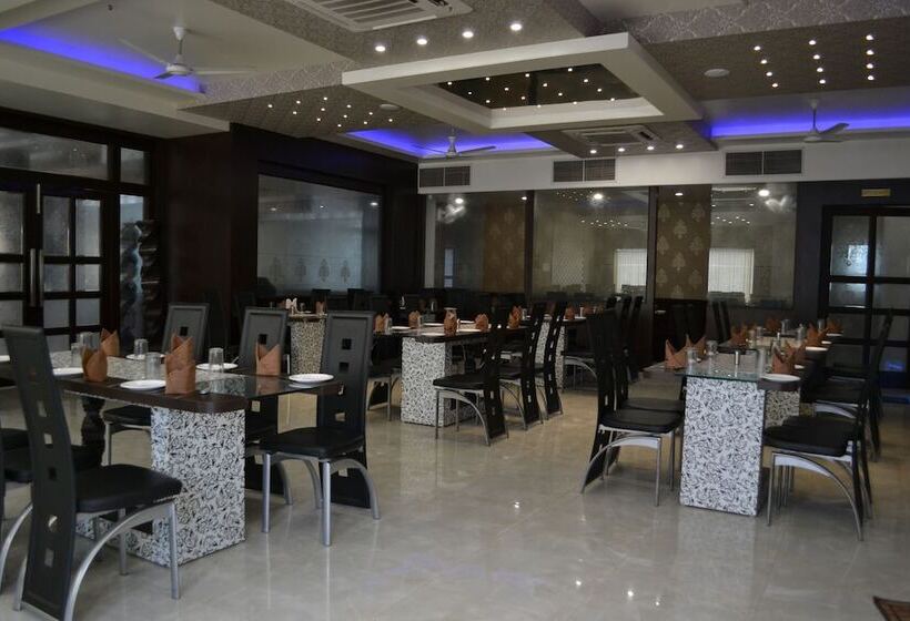 ホテル The Grand Rajwada