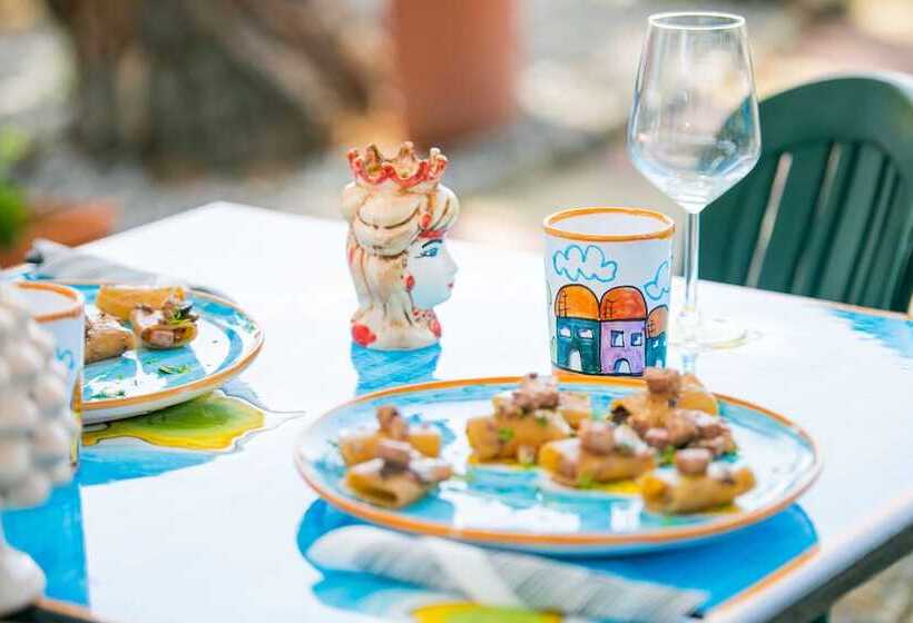 پانسیون Holiday Eolie Village