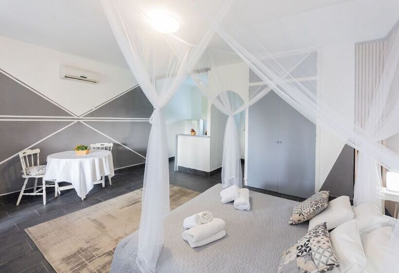 پانسیون Holiday Eolie Village