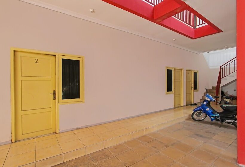 هتل Al Fatih Guest House Syariah By Oyo Rooms
