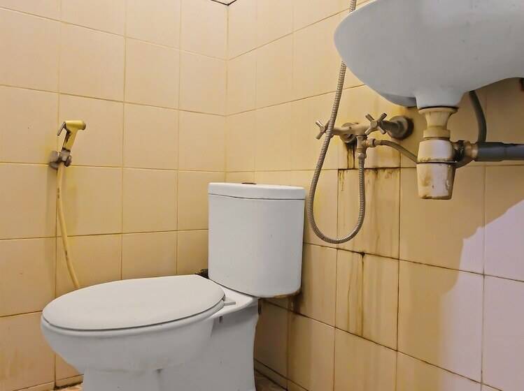 هتل Al Fatih Guest House Syariah By Oyo Rooms