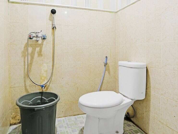 هتل Bone Indah By Oyo Rooms