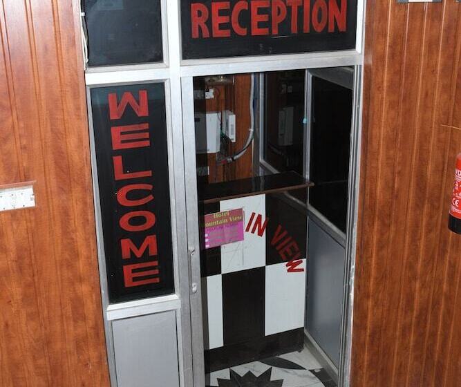 فندق Mountain View And Rooftop Restaurant