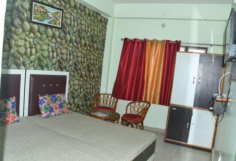 فندق Mountain View And Rooftop Restaurant