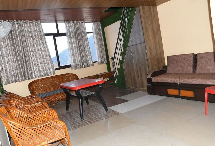 فندق Mountain View And Rooftop Restaurant