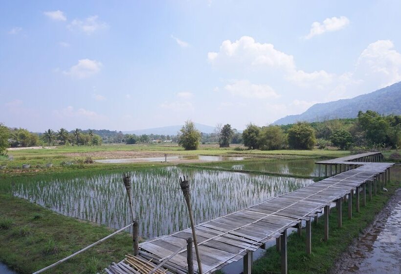 هتل Phuruarounmai Resort