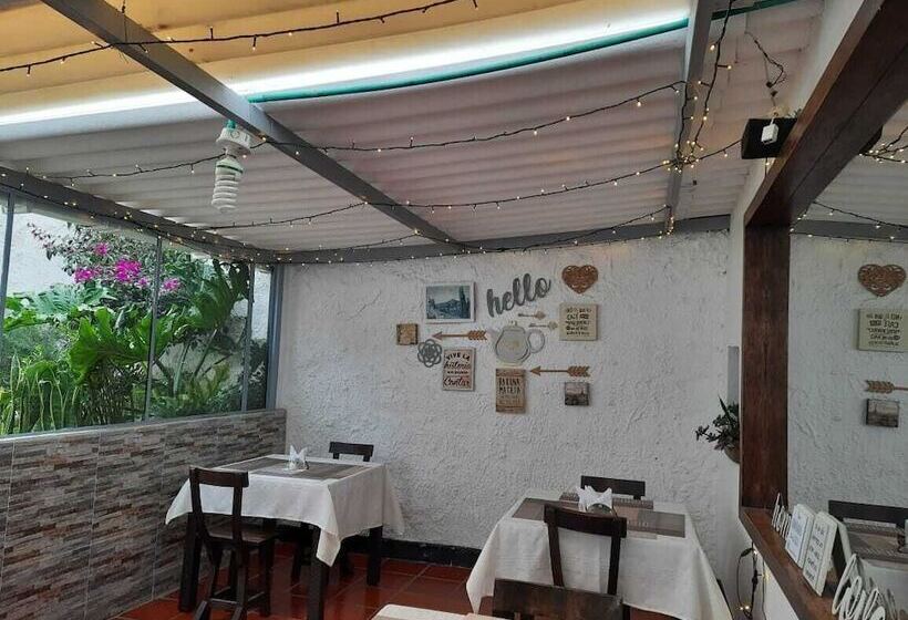 هتل Posada Santa Elena