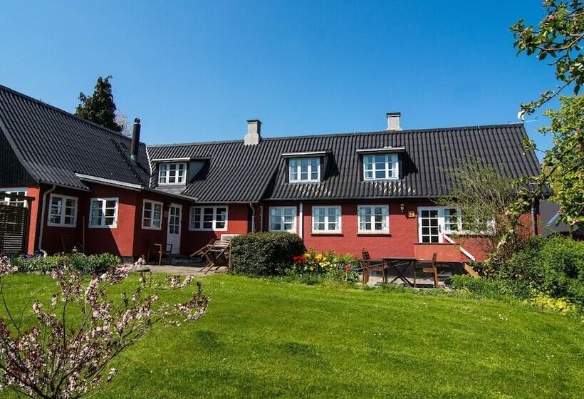 هتل Pyttegaarden Apartments