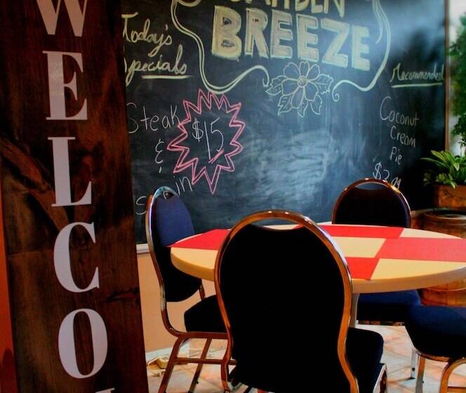 فندق Silverwood Inn
