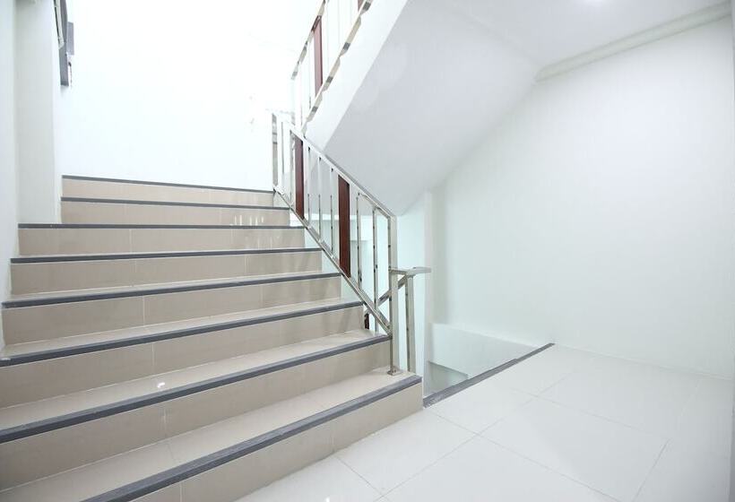 فندق Tara Residence By Oyo Rooms