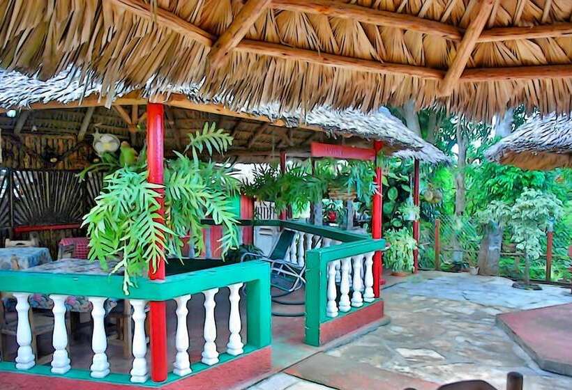 تختخواب و صبحانه Hostal Trujillo