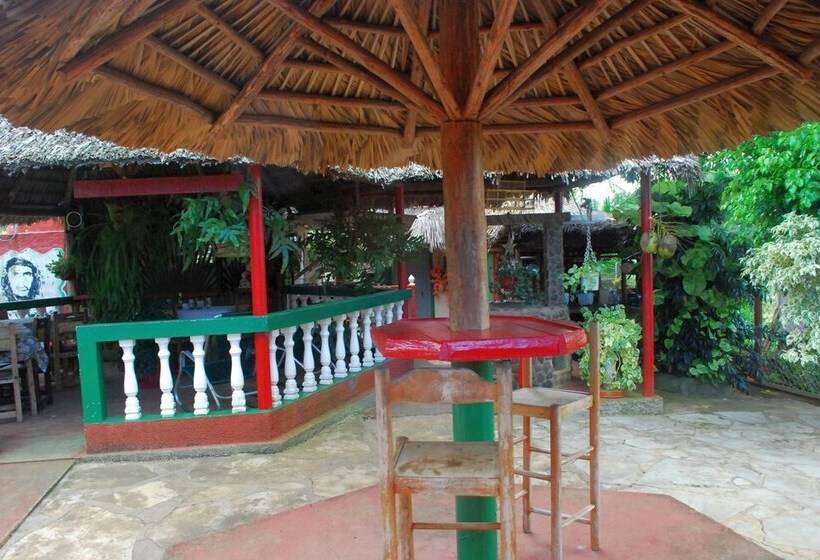 تختخواب و صبحانه Hostal Trujillo