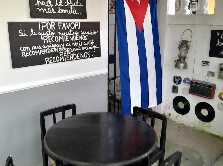 Hostal Acuarama