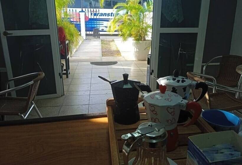 Hostal Acuarama