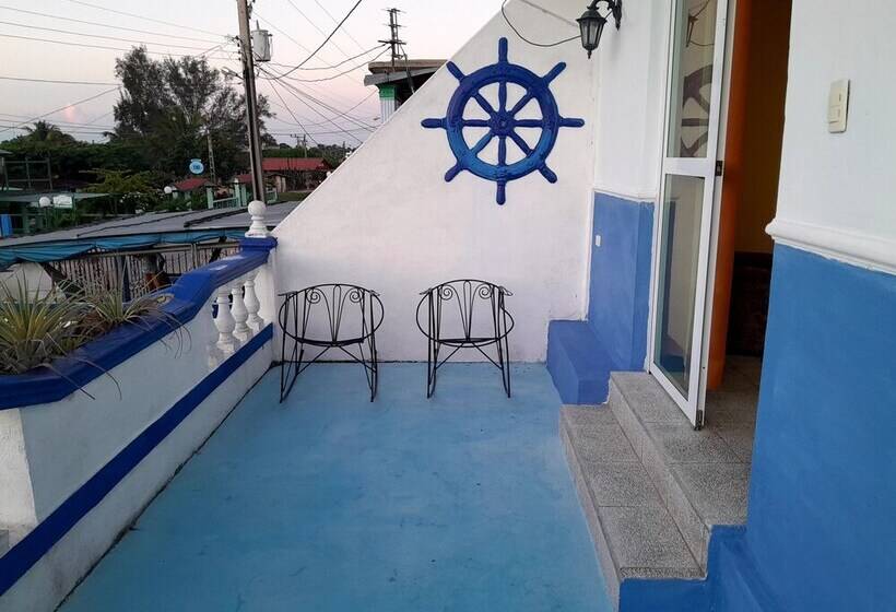 Hostal Acuarama