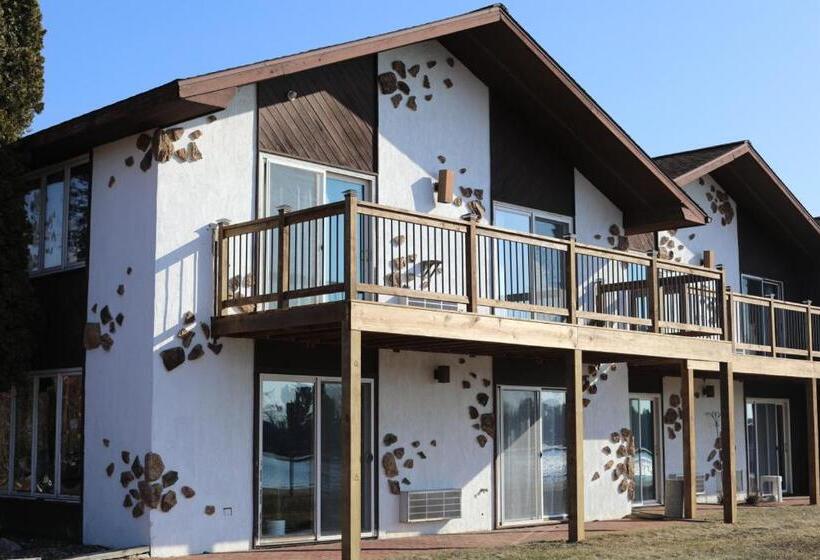 膳宿费 Bridge Inn Tomahawk   Suite 201, Kitchen, Hot Tub, Fireplace, Balcony, River View