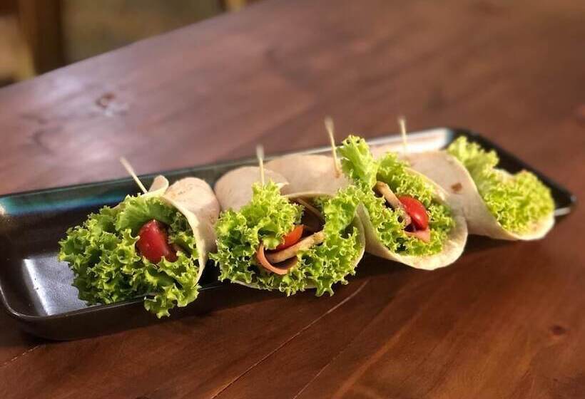 تختخواب و صبحانه Boutique La Alhambra