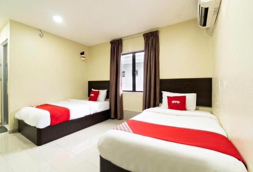 هتل Oyo 89960 Manjung Inn