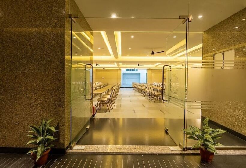 酒店 Patel Comforts Inn & Suites