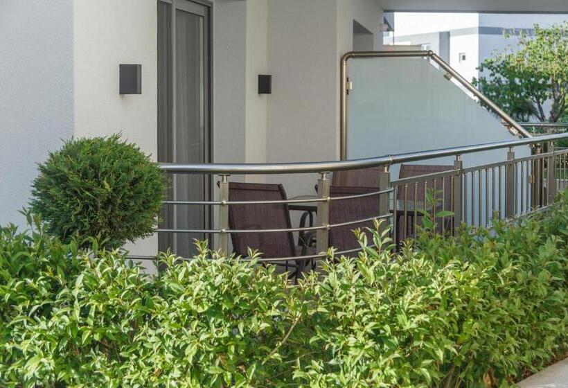 בית מלון כפרי Summer Inn