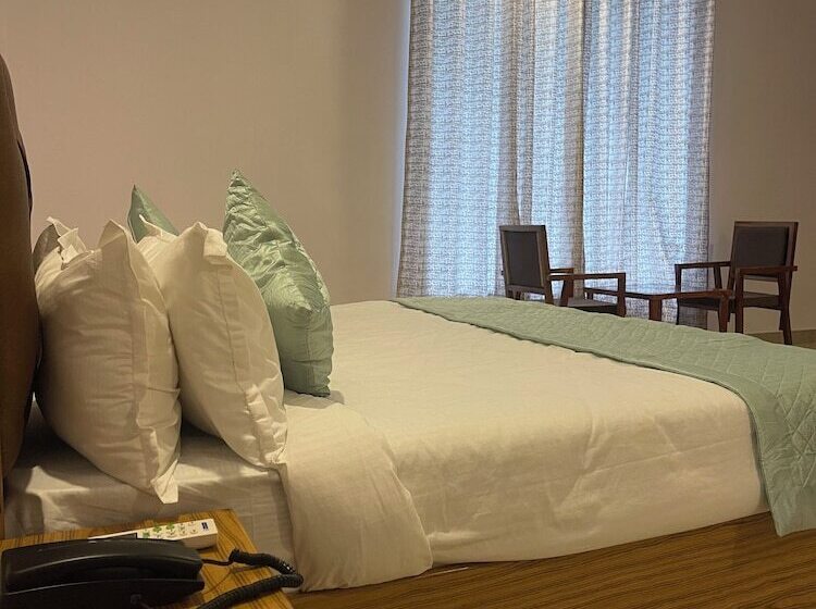 The White Oak Corbett Spa & Resort