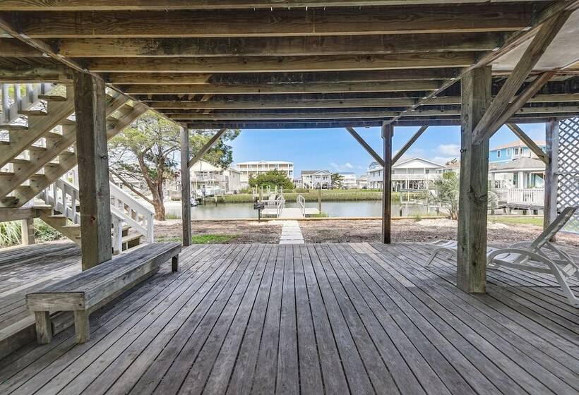 Canal Front Home W/ Deck: Walk To Holden Beach!