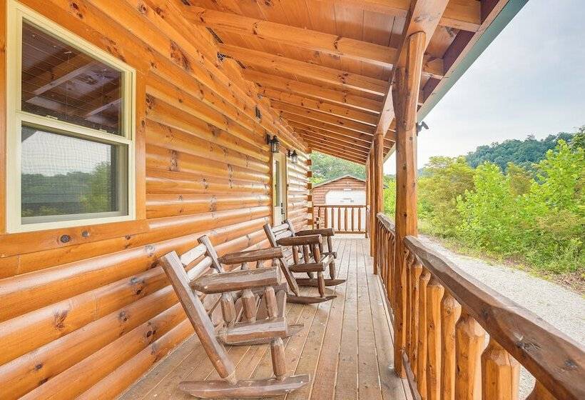 Chillicothe Cabin Near Hocking Hills State Park!