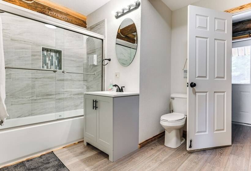 Cozy Melrose Cabin W/ Fire Pit: Walk To River!
