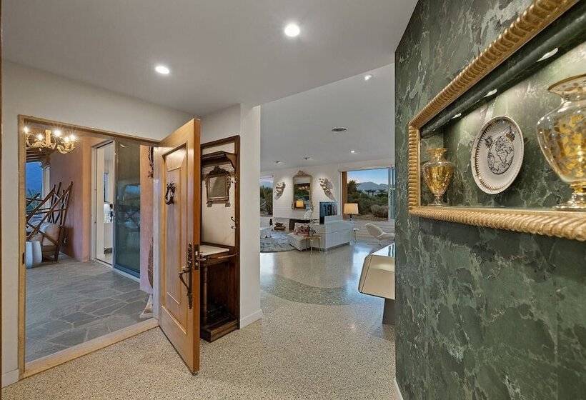 Eccentric Estate By Avantstay Empire Polo Views