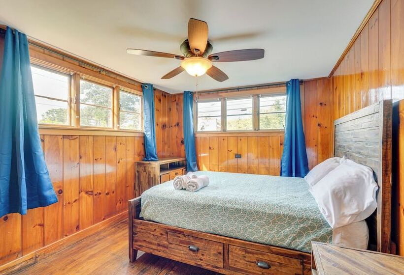 Laconia Resort Home < 2 Mi To Lake Winnipesaukee