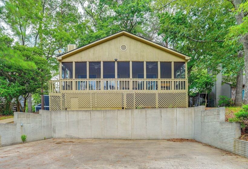 Lovely Waleska Home W/ Screened Deck & Lake Access