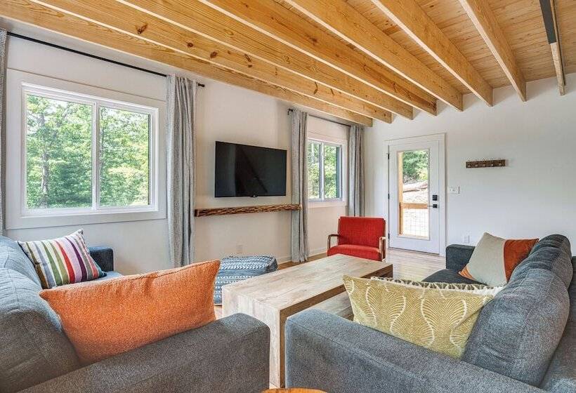 Modern Hiker S Haven W/ Dupont State Forest Views!