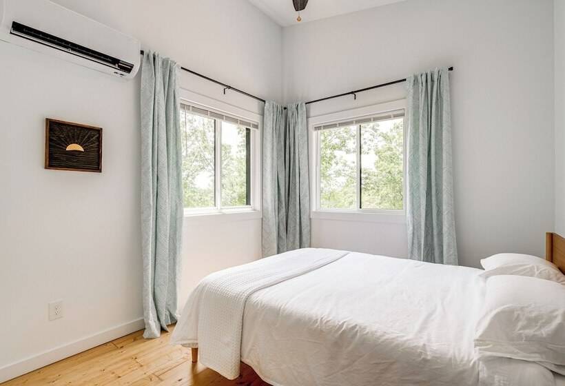 Modern Hiker S Haven W/ Dupont State Forest Views!