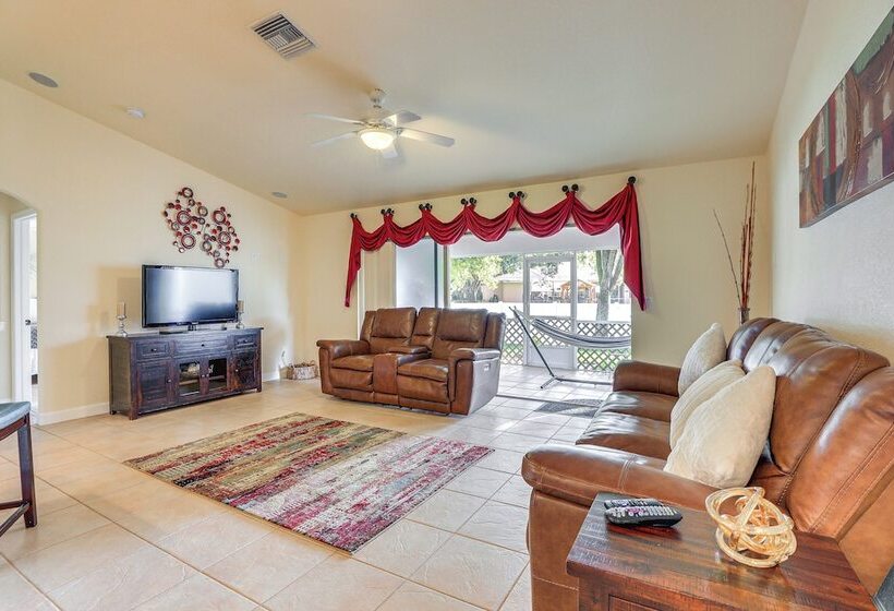 3 Mi To Aquatic Center: Family Home In North Port!