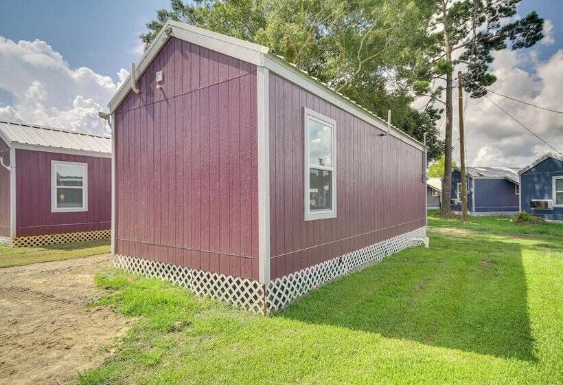 Pet Friendly Picayune Tiny Home ~ 4 Mi To Downtown