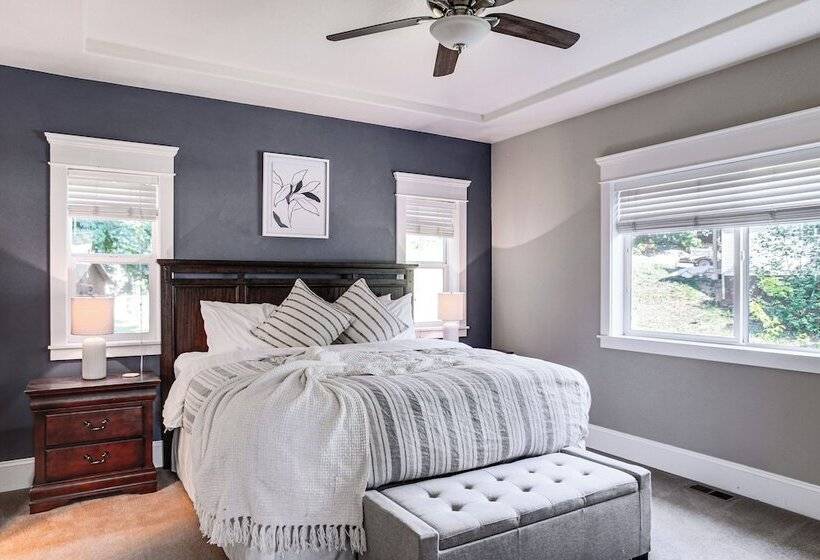 Rathdrum Home W/ Hot Tub: Steps To Beach Access!