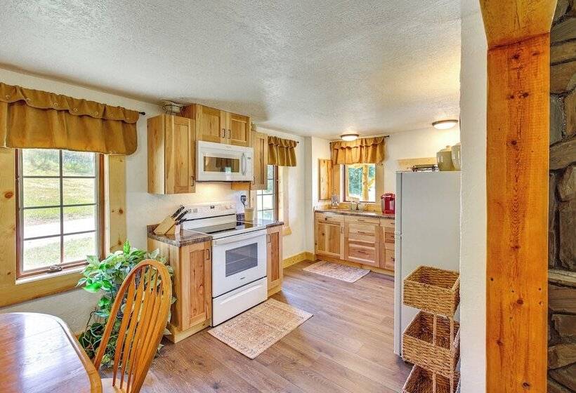 Remote Custer Cabin W/ Fire Pit & Near State Park!