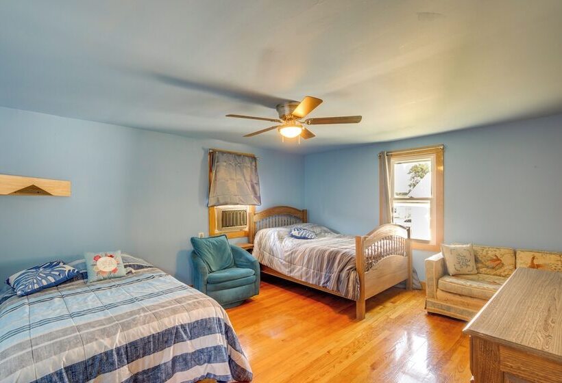 Rural Middlefield Home On Peaceful Working Farm!